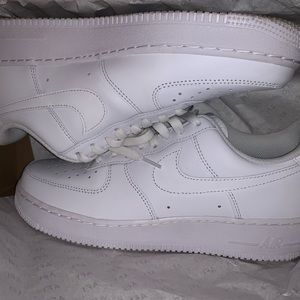 White low-top forces